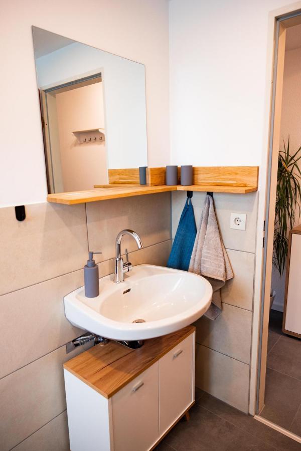 Ferienwohnung Am See - Sport Und Erholung - Wlan Winterberg Esterno foto